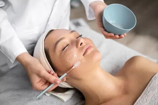 10 Prosedur Facial Wajah agar Kulit Bersih dan Cerah