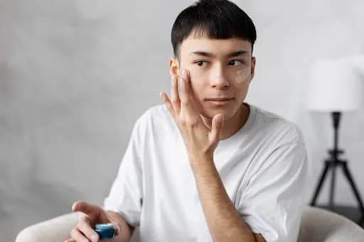 Cara Perawatan Wajah Pria agar Tampil Lebih Percaya Diri